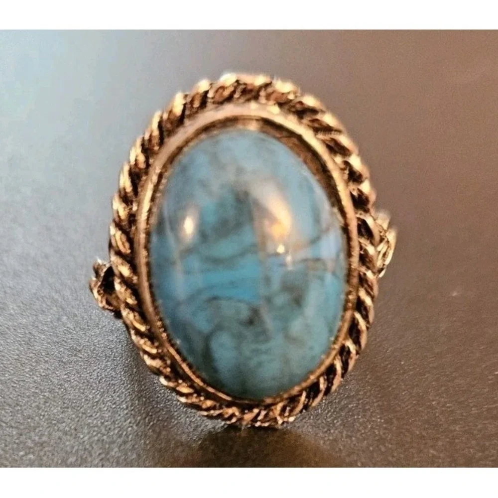 Vintage Oval Stone Turquoise Silver Tone Adjustable Size (641)